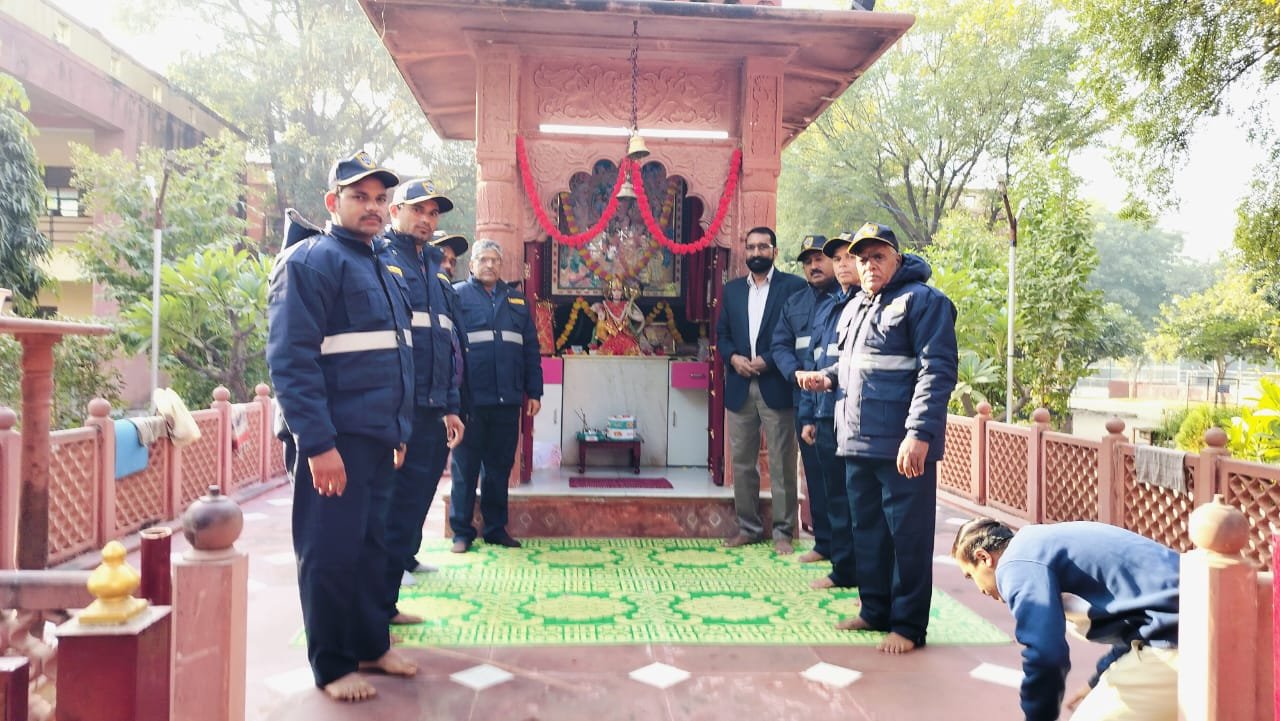 Security team with manager at institutional premises