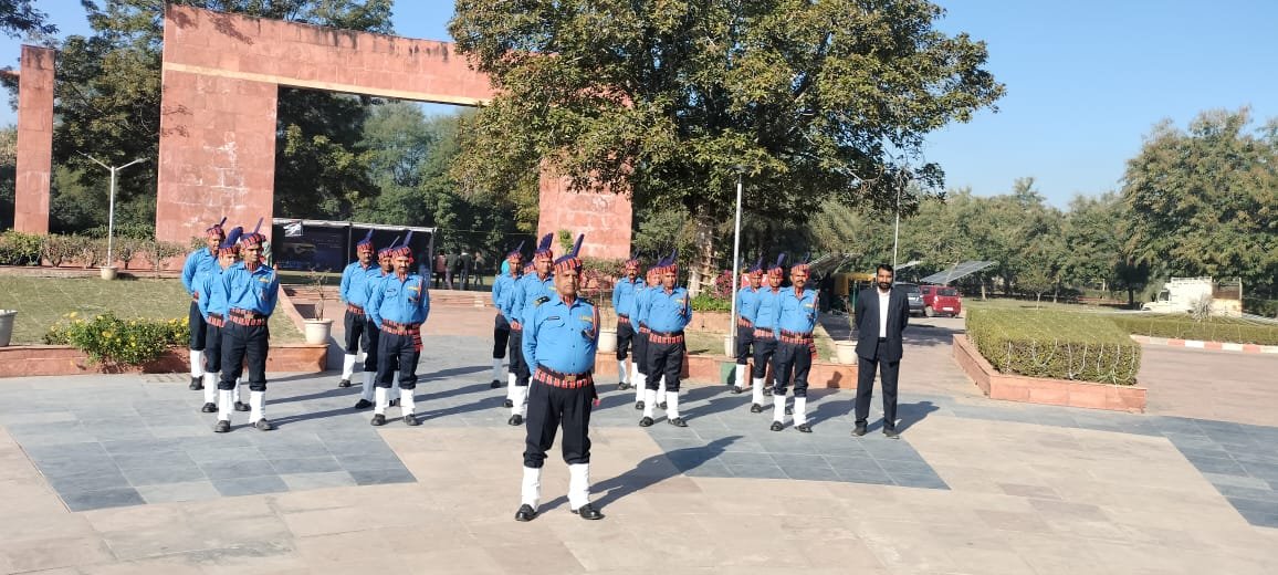 Ceremonial Republic Day deployment – guards in dress uniform